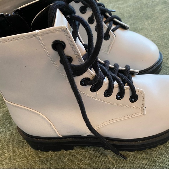 Unr8ed boots woman’s size 7.5 - Picture 6 of 7